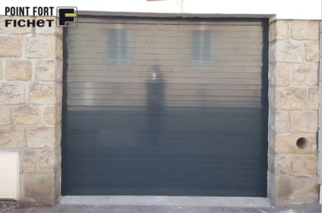 installation de porte de garage Rennes